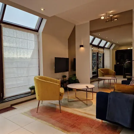 Happy Estate Apartments - Old Town *