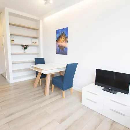 Happy Estate Apartments - Old Town