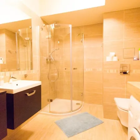 Happy Estate Apartments - Old Town *