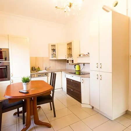 Happy Estate - Old Town Appartement *